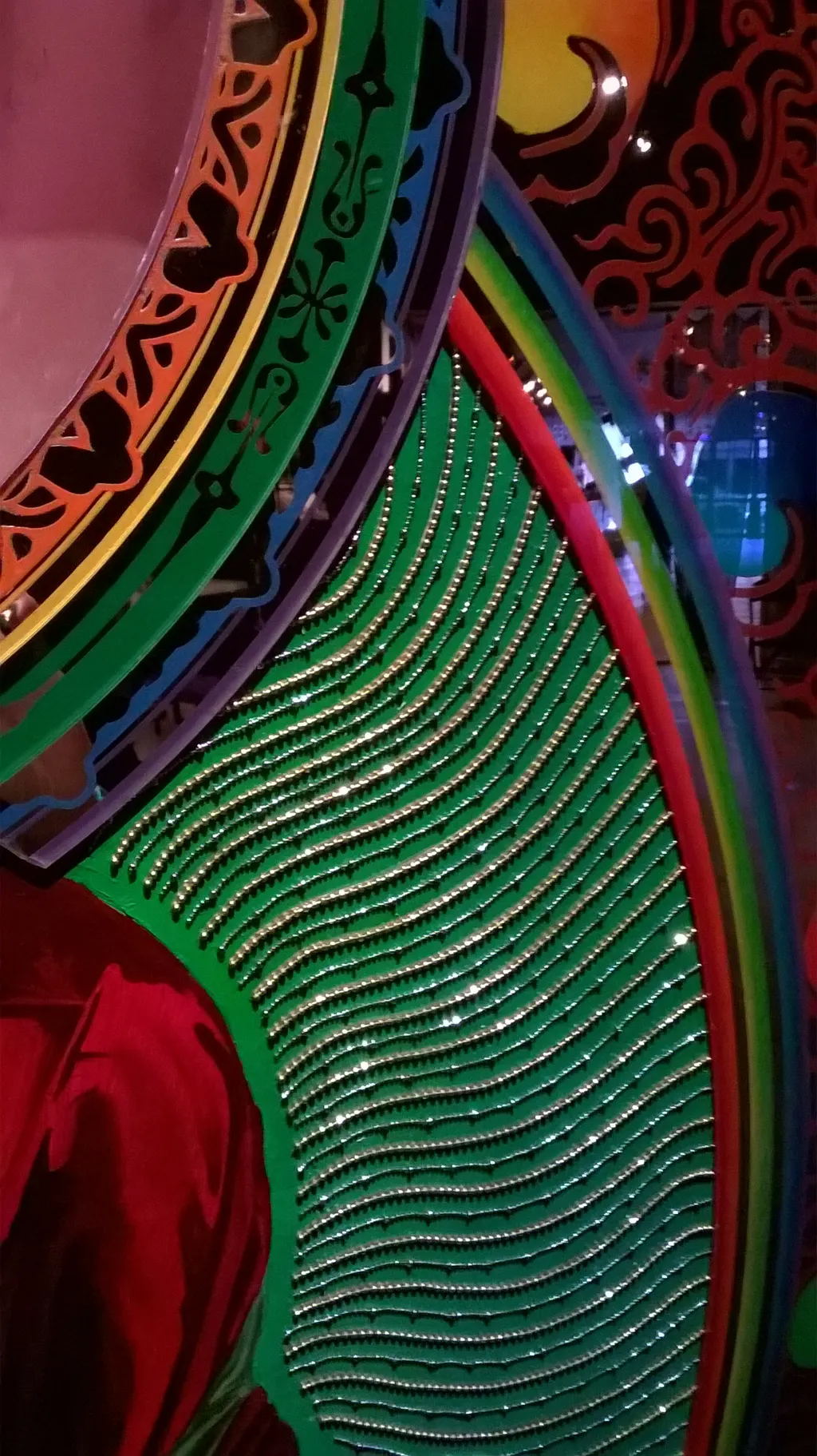 Detail: the beaded green halo